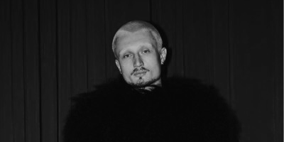 Alt image